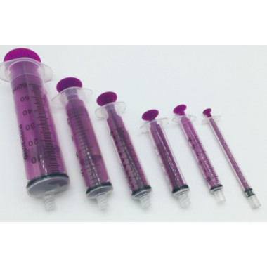 Enteral feeding syringe