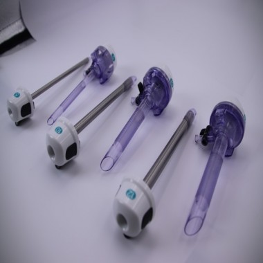 Disposable device for laparoscopy trocars