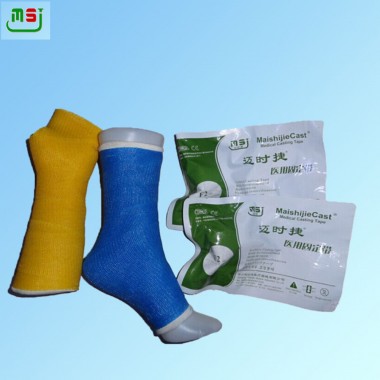 Good radiolucency fiberglass casting tape
