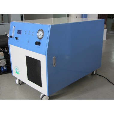 High outlet pressure oxygen generator